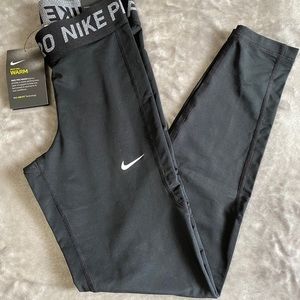 NWT! Nike Pro Capri Tights